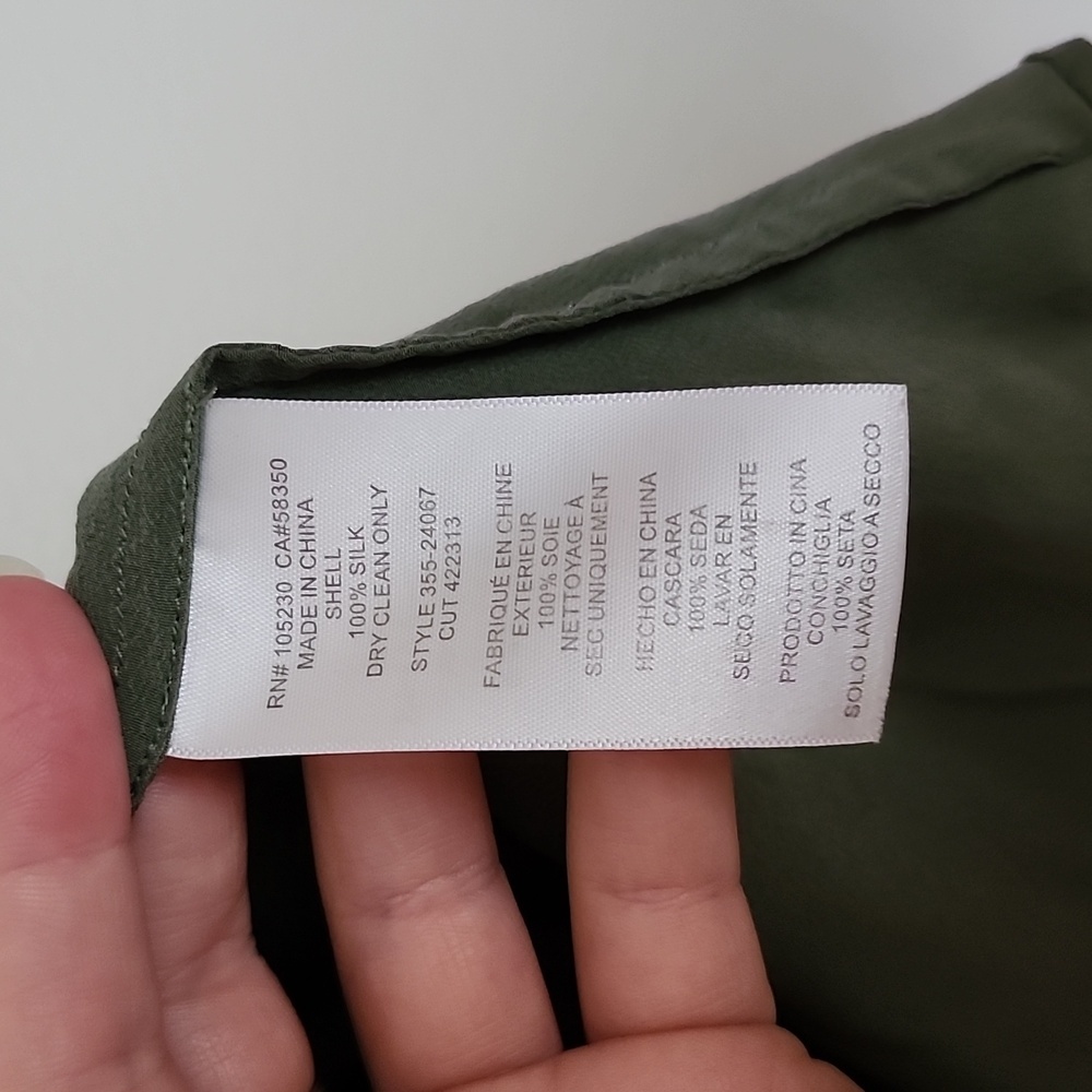 Joie 100% Silk Blouse Sleeveless Olive Green Career, Quarter Button Neck - Picture 5 of 6